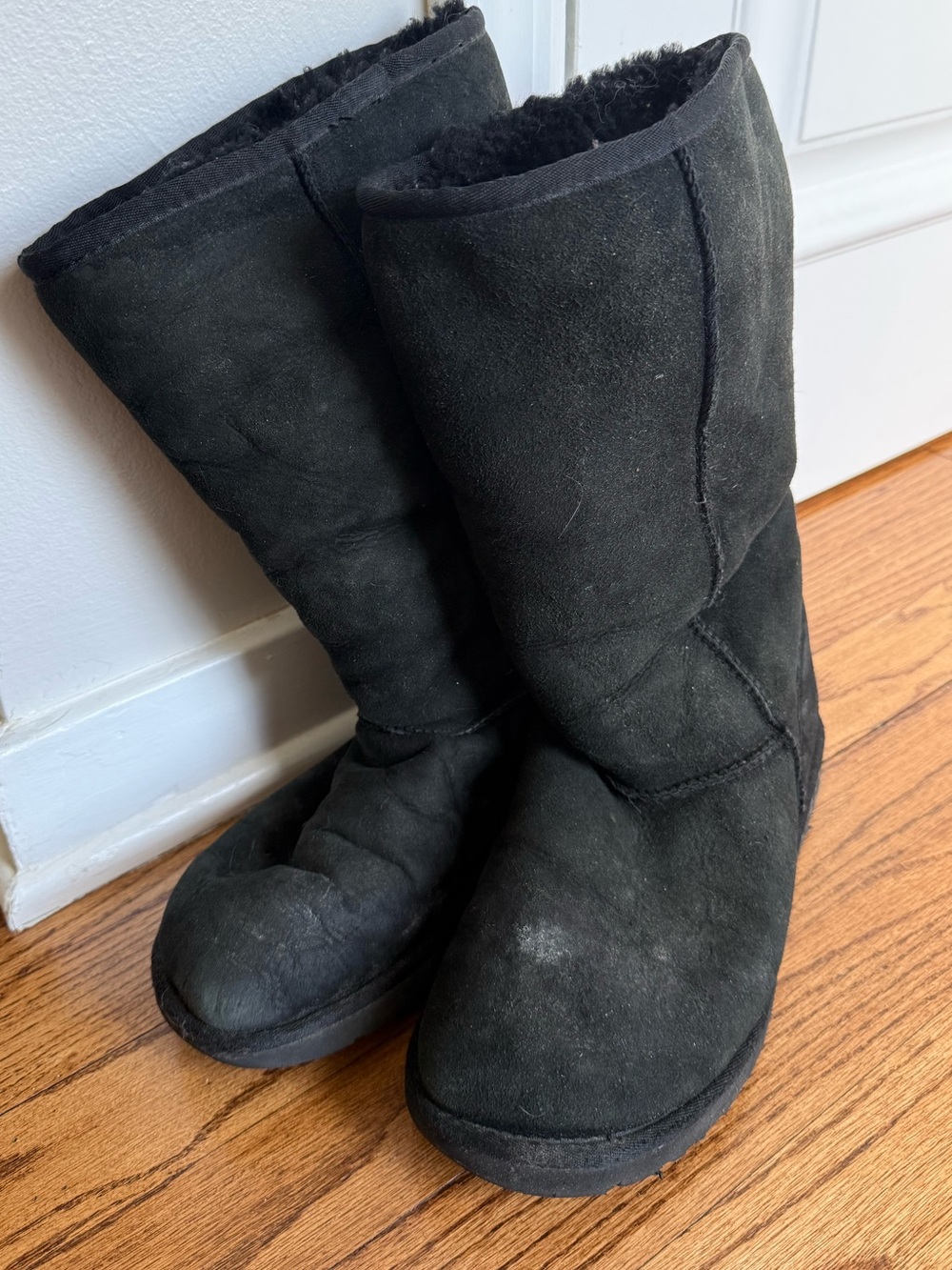 Ugg classic tall boots black sz 9